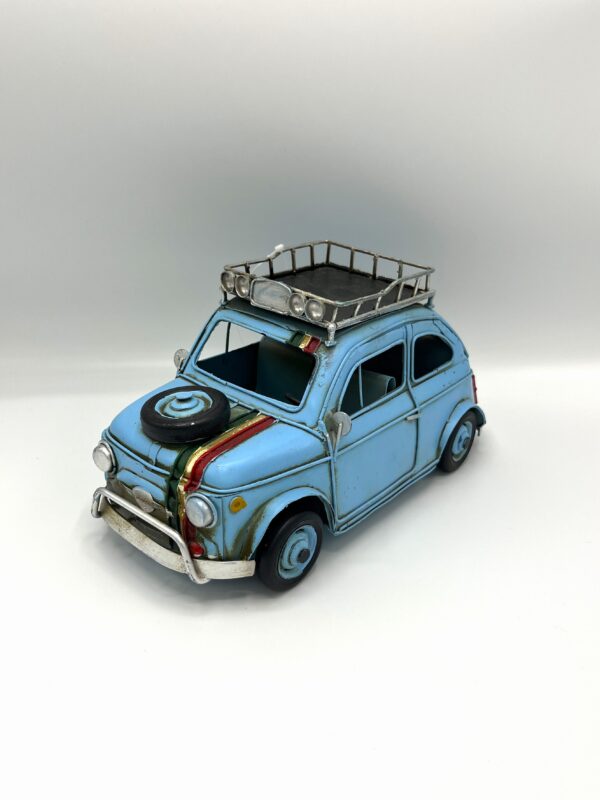 Blikken blauwe Fiat 500 L