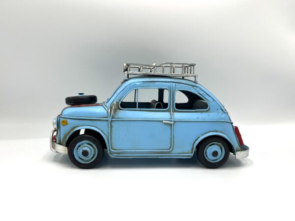 Blikken blauwe Fiat 500 L