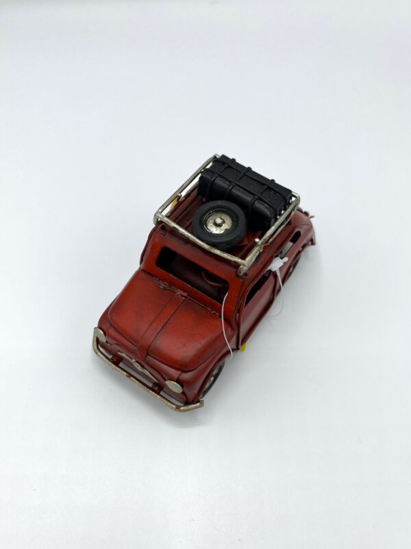 Blikken rode Fiat 500 met dakrek S